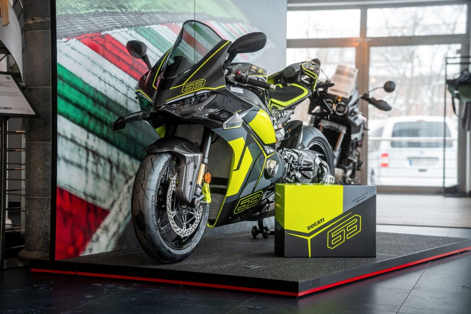 Ducati Panigale V4 Lamborghini