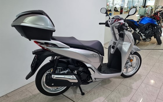 Gebrauchtmotorrad Honda SH300i - Bild 2