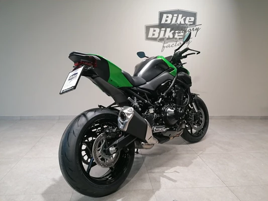 Kawasaki Z900 (GN1 Grün & Grau     ) - Bild 3