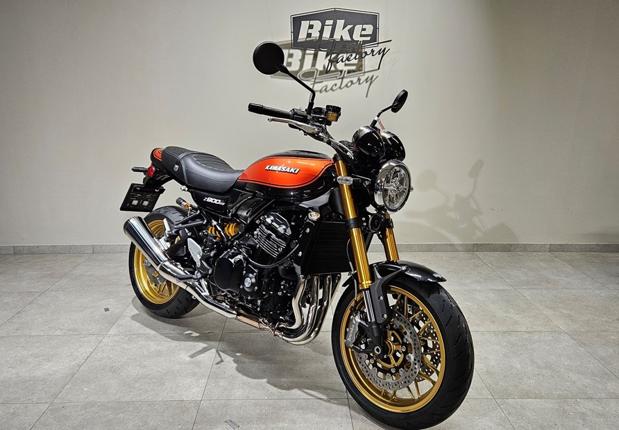 Kawasaki Z900 RS SE (BK1 Schwarz)