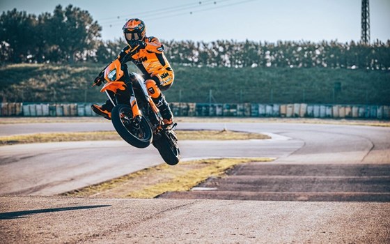 Neufahrzeug KTM 390 SMC R - Bild 11