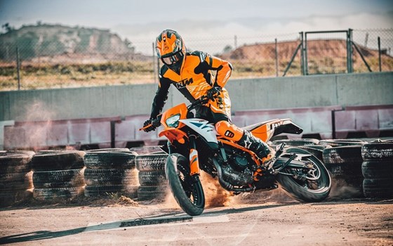 Neufahrzeug KTM 390 SMC R - Bild 7