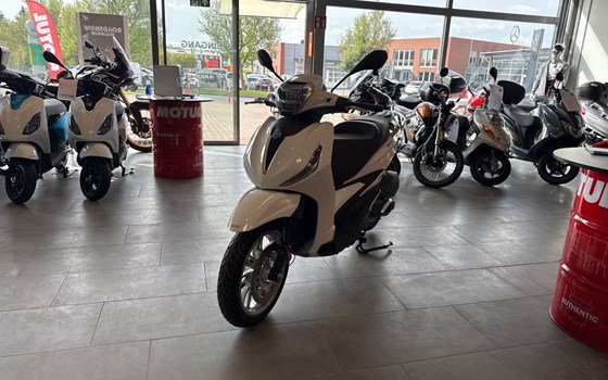 Gebrauchtmotorrad Piaggio Beverly 300 - Bild 2