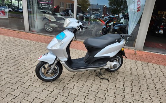 Gebrauchtmotorrad Piaggio Fly 125 - Bild 1
