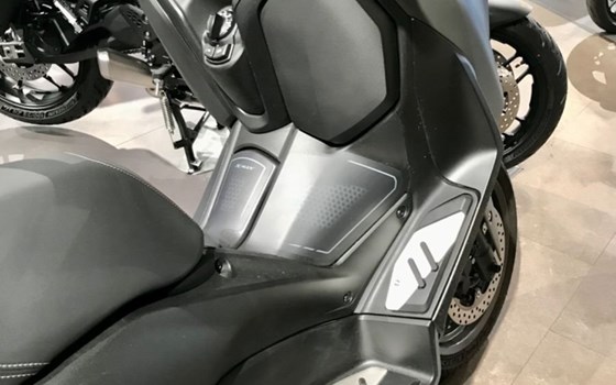 Gebrauchtmotorrad Yamaha XMAX 300 - Bild 4