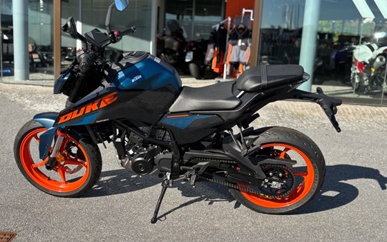 Neufahrzeug KTM 125 Duke - Bild 9