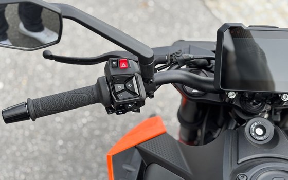Neufahrzeug KTM 990 Duke - Bild 15