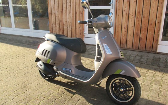 Neufahrzeug Vespa GTS 300 Super Tech - Bild 1