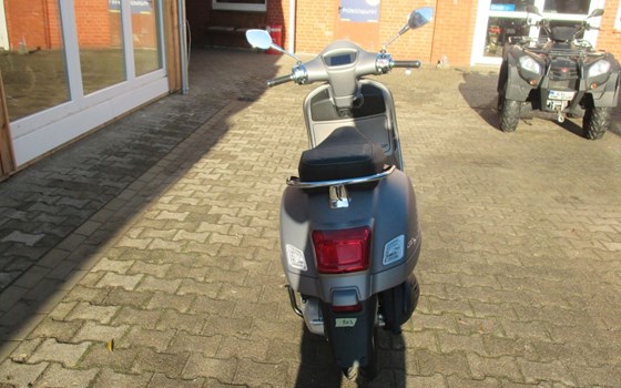Neufahrzeug Vespa GTS 300 Super Tech - Bild 4