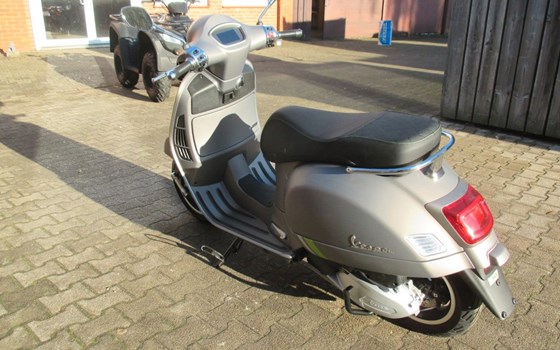 Neufahrzeug Vespa GTS 300 Super Tech - Bild 5
