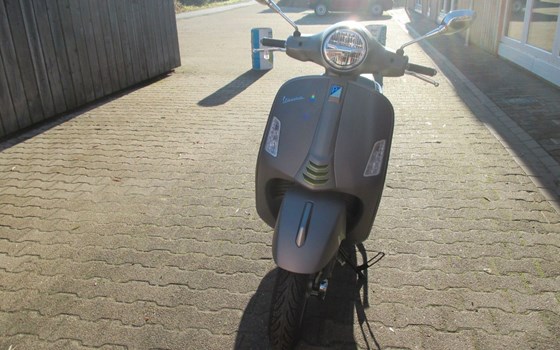 Neufahrzeug Vespa GTS 300 Super Tech - Bild 7
