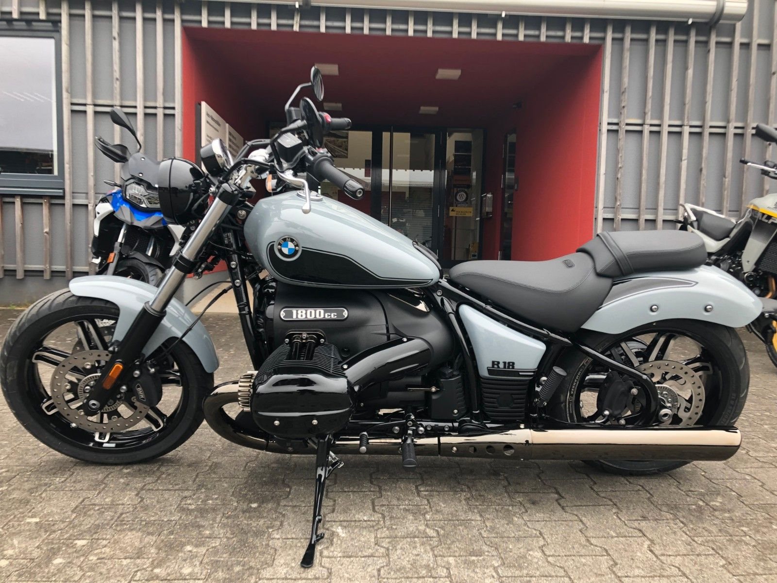 BMW R 18