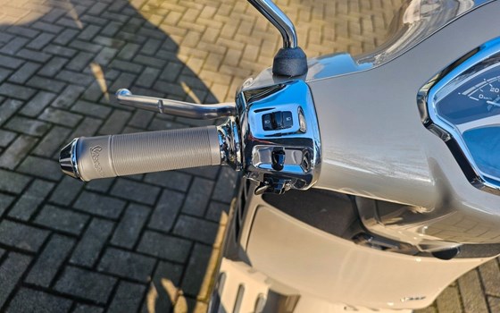 Neufahrzeug Vespa GTS 310 - Bild 12