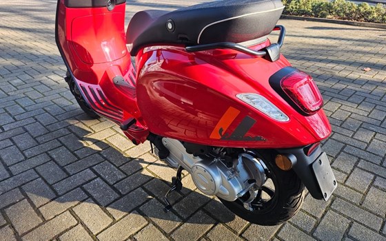 Neufahrzeug Vespa Sprint 50 S - Bild 9