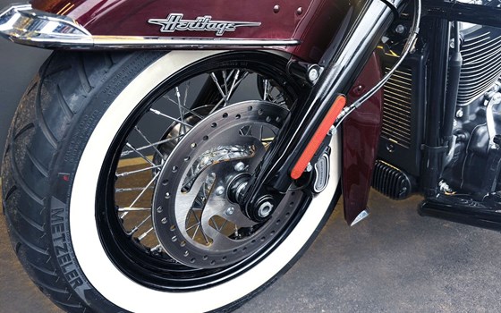 Gebrauchtmotorrad Harley-Davidson Softail Heritage Classic 114 FLHCS - Bild 16