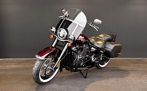 Gebrauchtmotorrad Harley-Davidson Softail Heritage Classic 114 FLHCS - Bild 2