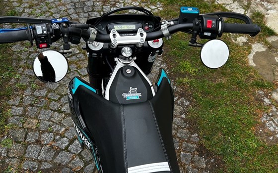 Gebrauchtmotorrad Husqvarna 701 Supermoto - Bild 9