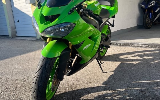 Gebrauchtmotorrad Kawasaki Ninja ZX-10R - Bild 1