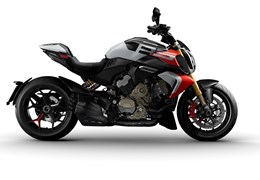 Neumotorrad Ducati Diavel V4 RS