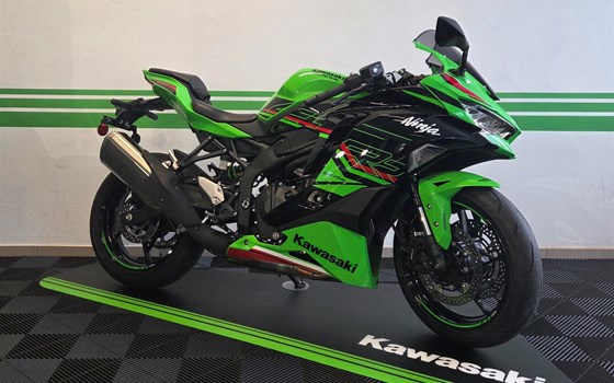 Gebrauchtmotorrad Kawasaki Ninja ZX-4RR - Bild 1