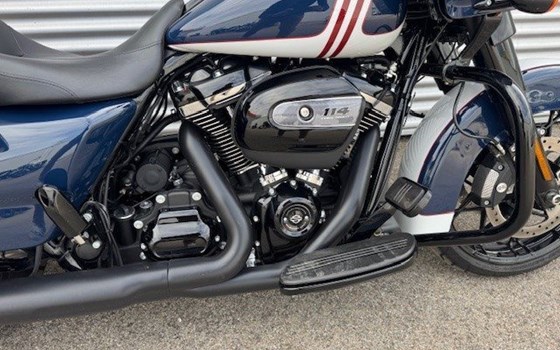 Gebrauchtmotorrad Harley-Davidson Touring Road Glide Special FLTRXS - Bild 4