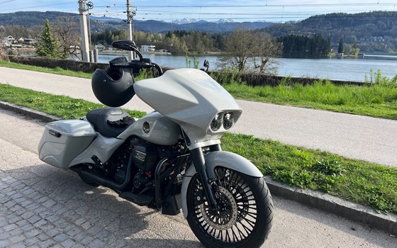 Gebrauchtmotorrad Harley-Davidson Road Glide FLTRX - Bild 1