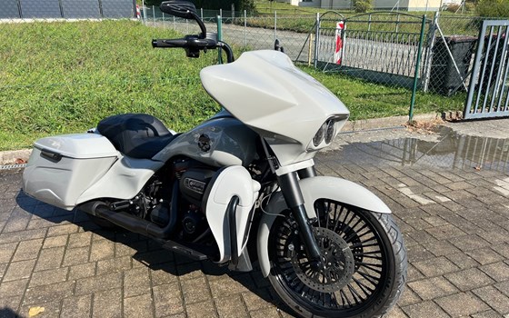 Gebrauchtmotorrad Harley-Davidson Road Glide FLTRX - Bild 4