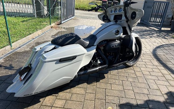 Gebrauchtmotorrad Harley-Davidson Road Glide FLTRX - Bild 5