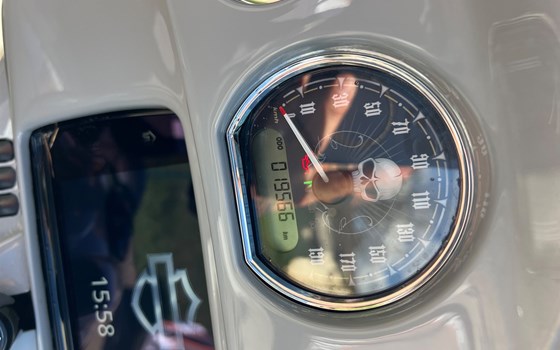 Gebrauchtmotorrad Harley-Davidson Road Glide FLTRX - Bild 9