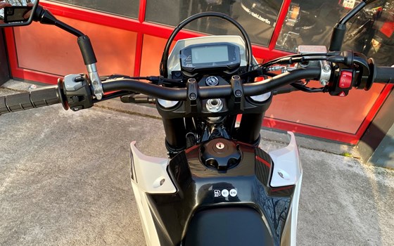 Neufahrzeug Suzuki DR-Z4SM - Bild 15