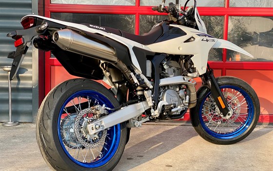 Neufahrzeug Suzuki DR-Z4SM - Bild 17