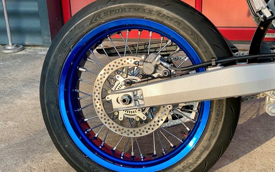 Neufahrzeug Suzuki DR-Z4SM - Bild 12