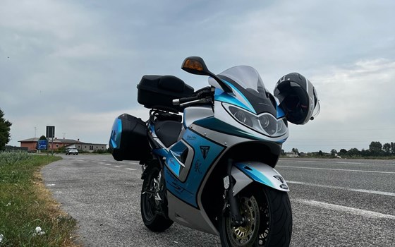 Gebrauchtmotorrad Triumph Sprint ST 1050 - Bild 2