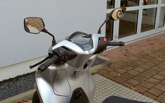 Neufahrzeug Honda SH350i - Bild 11