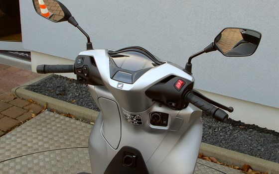 Neufahrzeug Honda SH350i - Bild 13