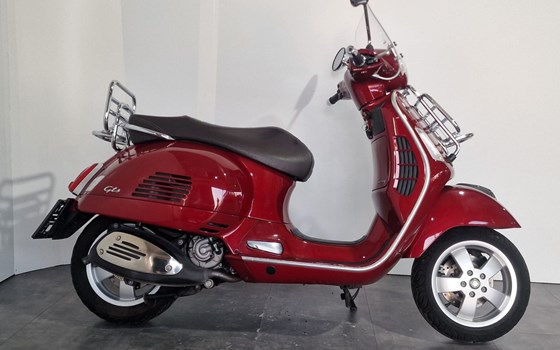 Gebrauchtmotorrad Vespa GTS 300 i.e. Touring - Bild 3