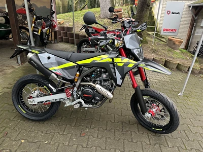XMF 125 Competition
