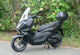 Neumotorrad Kymco Sky Town 125i ABS