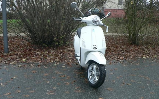 Neufahrzeug Vespa Primavera 125 - Bild 1