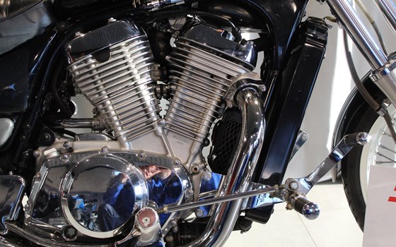 Gebrauchtmotorrad Suzuki Intruder VS 800 - Bild 3