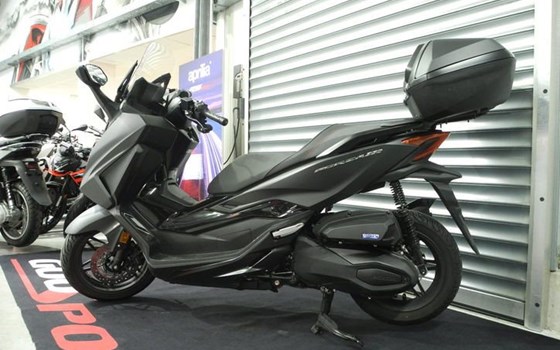 Gebrauchtmotorrad Honda Forza 350 - Bild 2