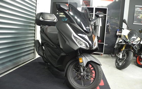 Gebrauchtmotorrad Honda Forza 350 - Bild 4