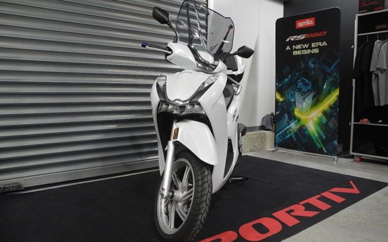 Gebrauchtmotorrad Honda SH350i - Bild 3