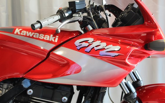 Gebrauchtmotorrad Kawasaki GPZ 500 S - Bild 2