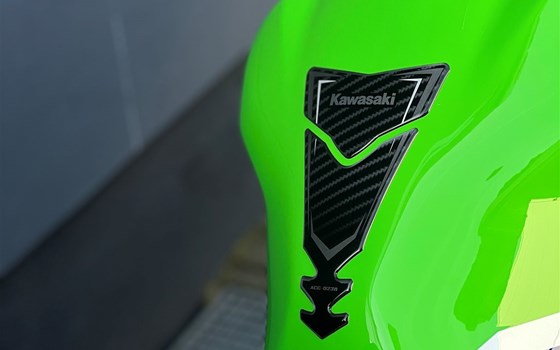 Neufahrzeug Kawasaki Ninja ZX-4RR - Bild 7