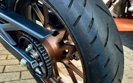 Gebrauchtmotorrad Honda CB125R - Bild 8