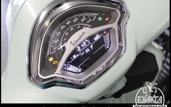 Gebrauchtmotorrad Vespa GTS 125 - Bild 12