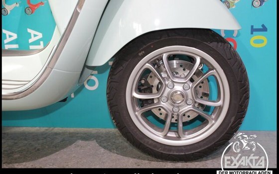 Gebrauchtmotorrad Vespa GTS 125 - Bild 24