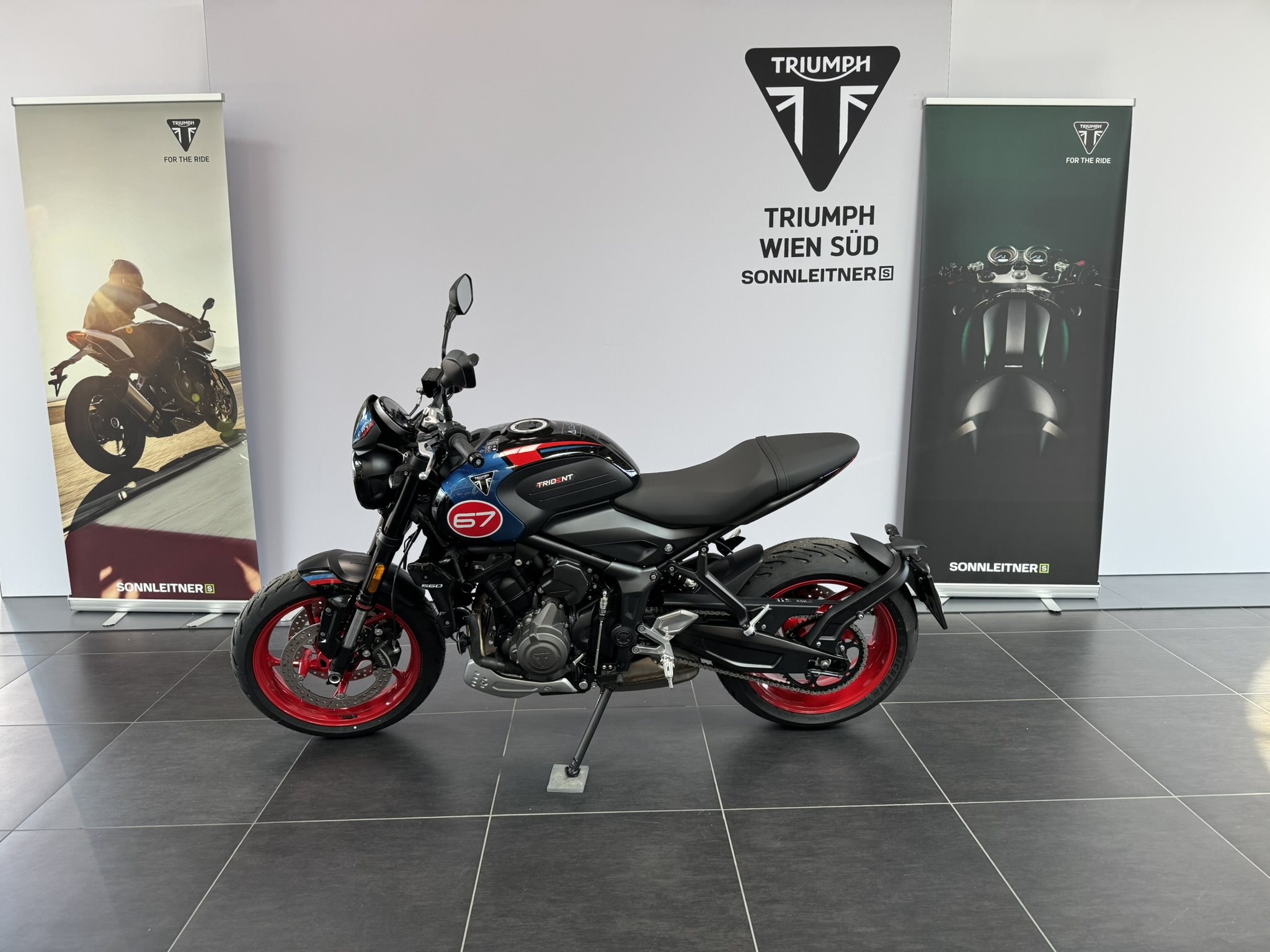 Triumph Trident 660 Triple Tribute