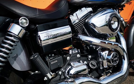 Gebrauchtmotorrad Harley-Davidson Dyna Wide Glide FXDWG - Bild 4